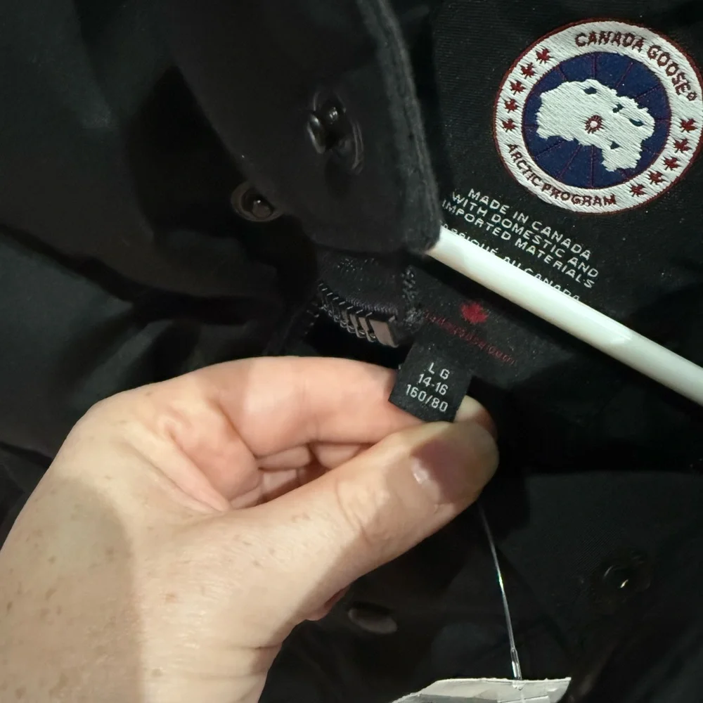 NWT Canada Goose Arctic Black Vest - Picture 3 of 3